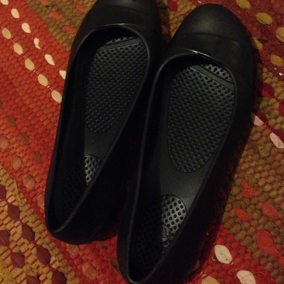 Cute crocs: flats! - Picture 2 of 3