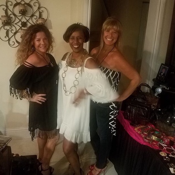 Posh Ambassador Divas!!! - Picture 2 of 6