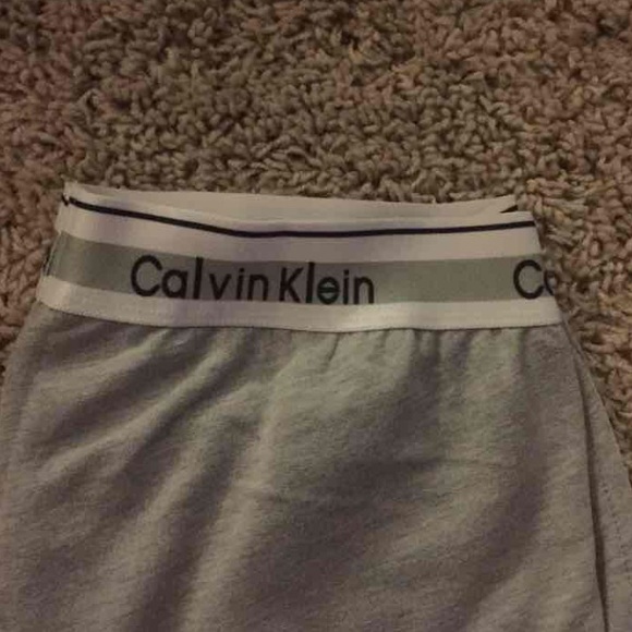 Calvin Klein Sweats - Picture 2 of 3