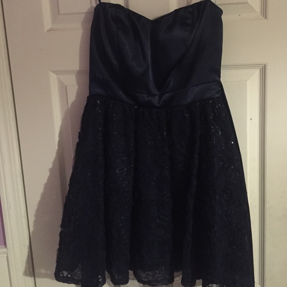 New navy strapless dress