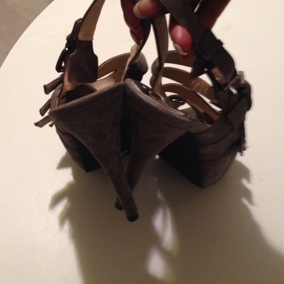 Authentic Strappy peep toes - Picture 3 of 4