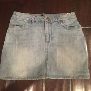 H&M mini jean skirt