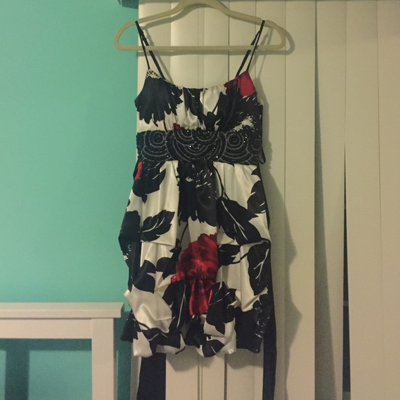 Formal floral dress from Macy's store - Picture 3 of 3