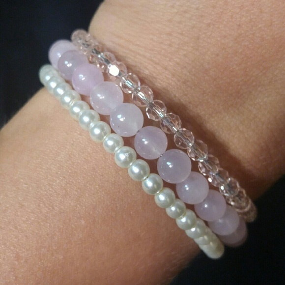 Pink beaded loop bracelet