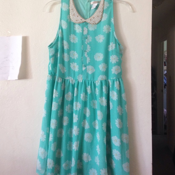 Mint green/blue daisy print dress. Size L - Picture 3 of 4