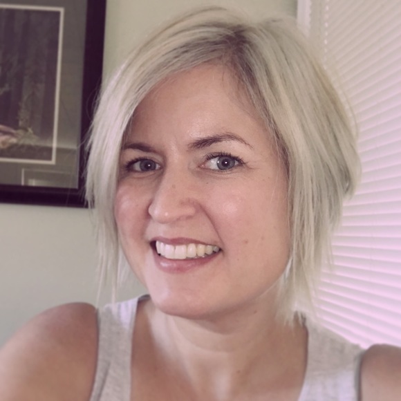 Meet your Posher, Kate - Picture 2 of 2