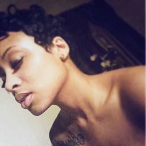 Meet your Posher, Elexus