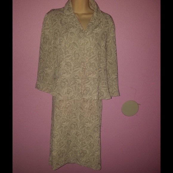 2 pieces in beige