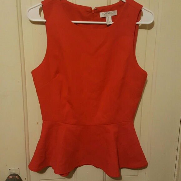*NEW LISTING* Forever 21 Essentials top