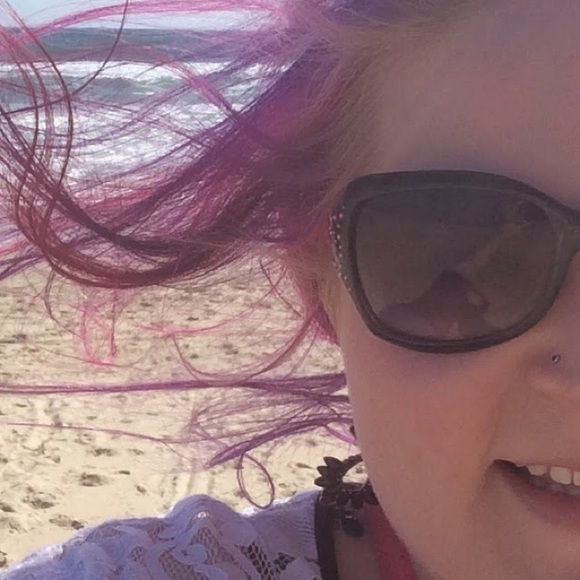 Meet your Posher, Alicia