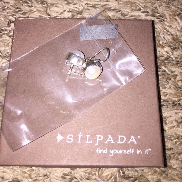 Silpada pearl earings