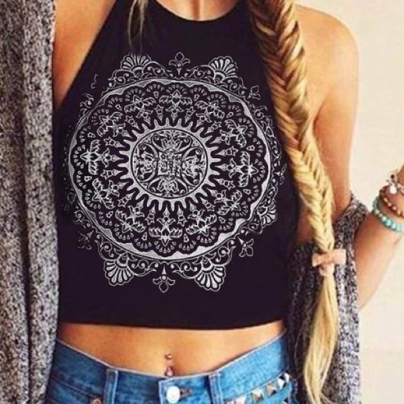 Crop top - Picture 1 of 1