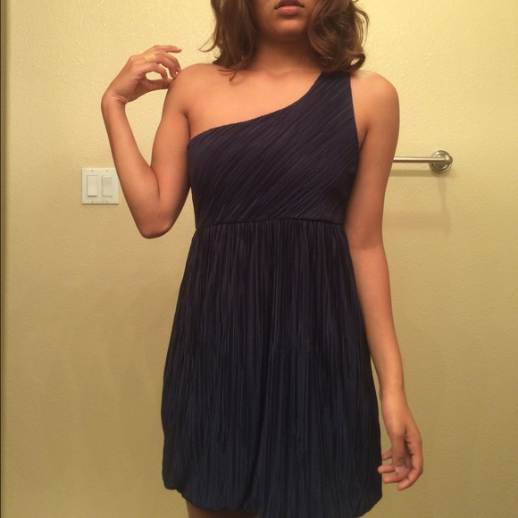 Silky One-shoulder Cocktail Dress - Picture 3 of 4