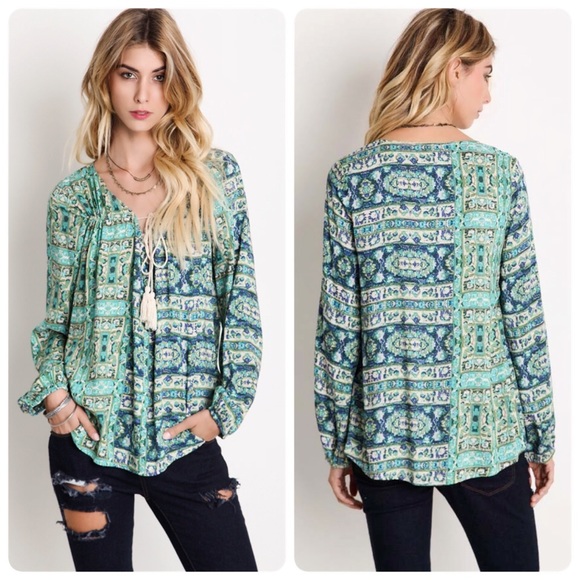 Tops - Last one!! Gorgeous boho- green/blue tie front top