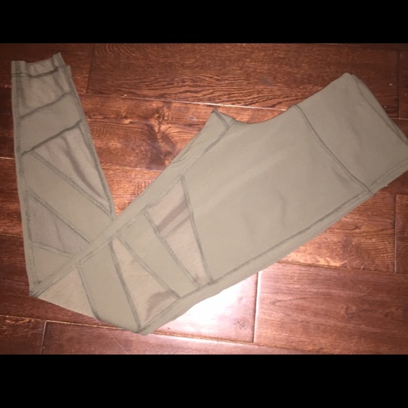 SOLD. Mesh tech fatigue lululemon