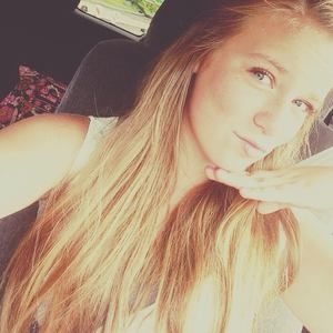 Meet your Posher, Olivia