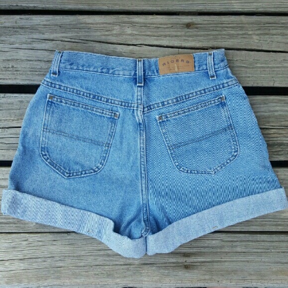 ❌SOLD❌ FINAL SALE! High Waisted Denim Shorts - Picture 2 of 4