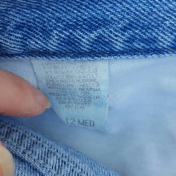 ❌SOLD❌ FINAL SALE! High Waisted Denim Shorts - Picture 4 of 4