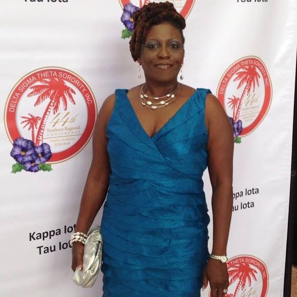 Meet your Posher, Debbie