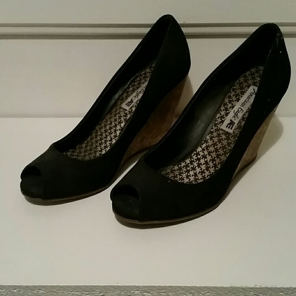 Womens American eagle black peep toe wedges