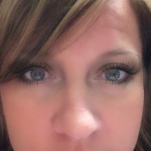 Meet your Posher, Carla