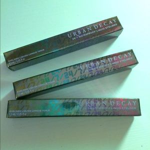 // DISCONTINUED 24/7 Liquid Eyeliner