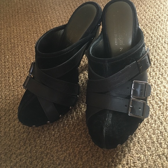 Beautiful vintage leather heel clogs