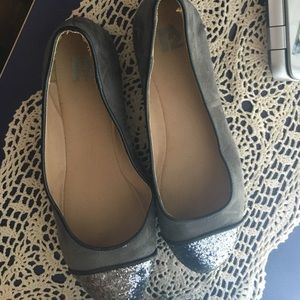 Flats- dark grey with sparkle up front