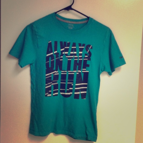 A reebok t shirt - Picture 1 of 4