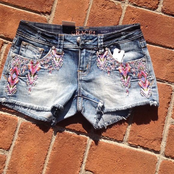 Grace in LA JEAN SHORTS BNWT