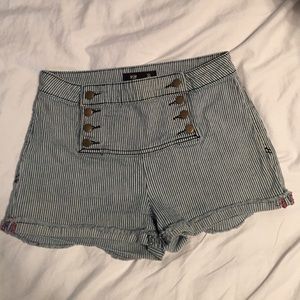 High-waisted Shorts