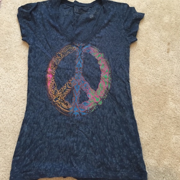 Peace sign tee