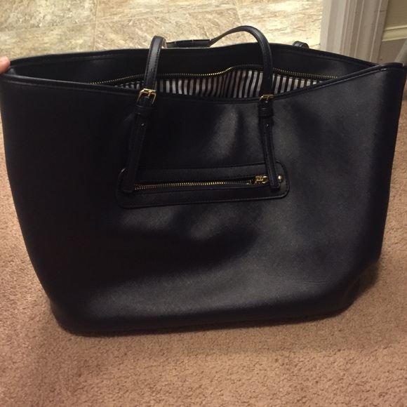 Adorable Chaming Charlies purse. FINAL DAY!