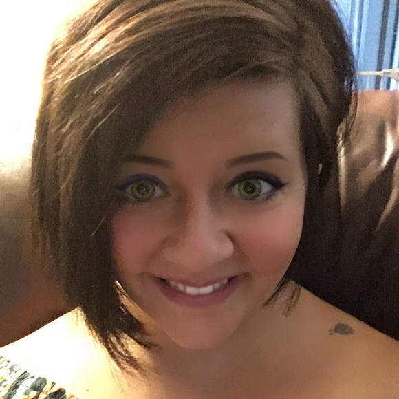 Meet your Posher, Haley - Picture 1 of 1