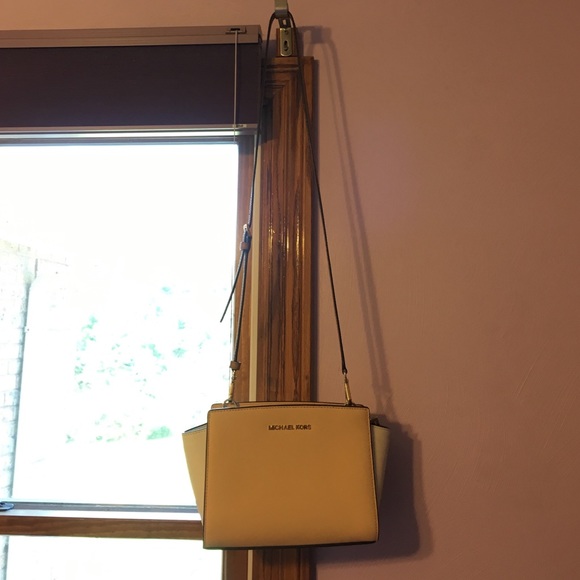 Cream and white MK cross body - BARELY USED