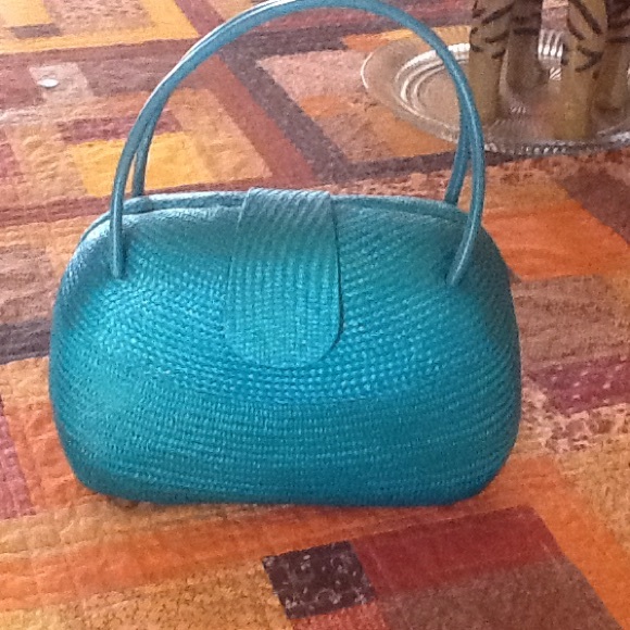 Very cut turquoise small purse