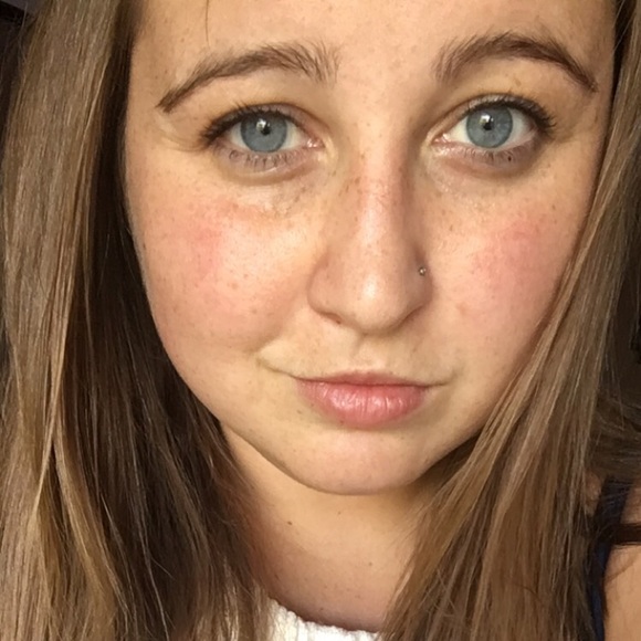 Meet your Posher, Chloe - Picture 1 of 1