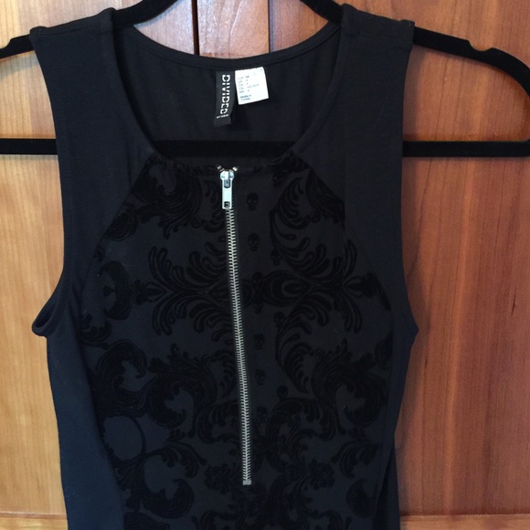 Velvet black dress from h and m size 4 - Picture 2 of 2