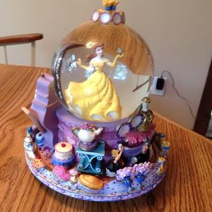 The Beauty and the Beast Belle Snow Globe