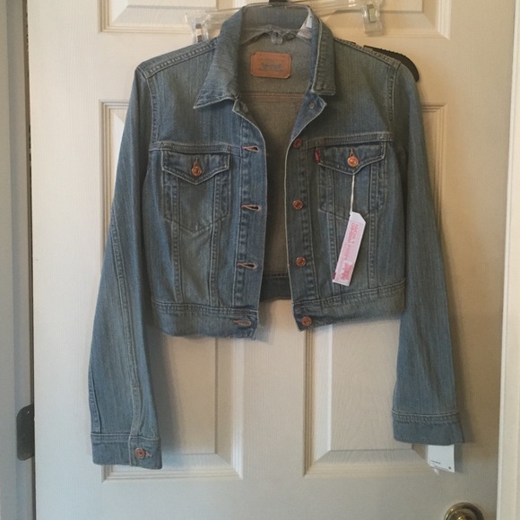 NWT Levi crop denim jacket