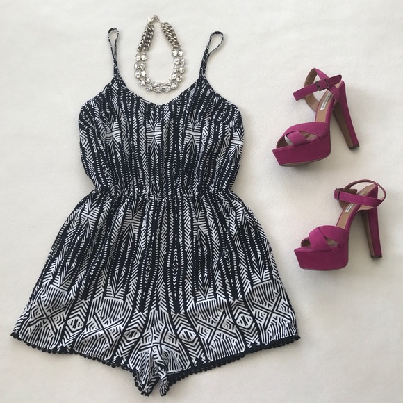 Mossimo Supply Co. Other - Mossimo short print romper