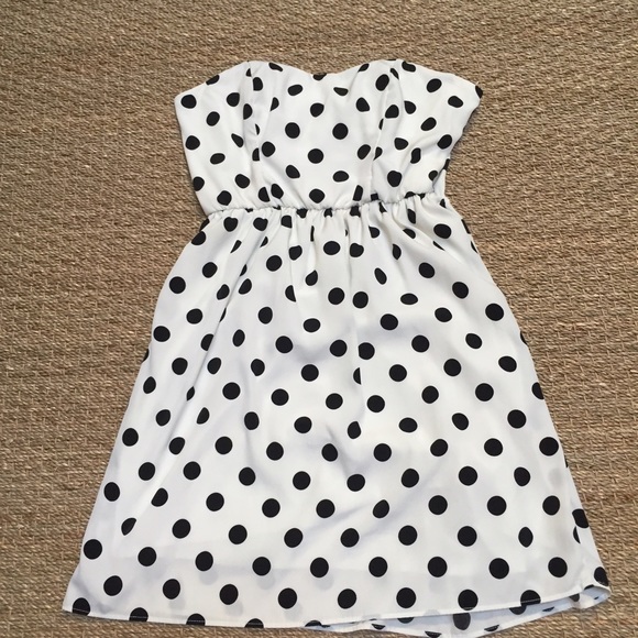 Polka dot strapless dress with open bow back - Picture 3 of 4