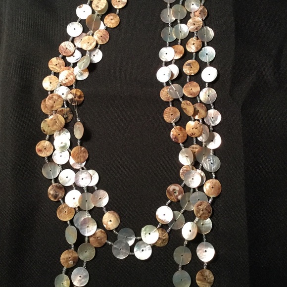 Versatile shell necklace