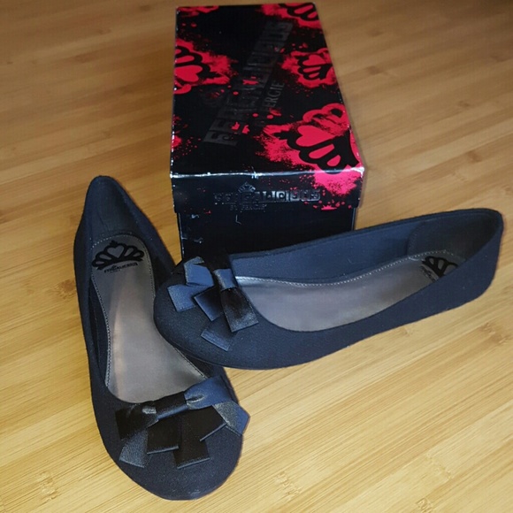 Fergalicious Shoes - SALE! Fergalicious Adele flats size 9.5