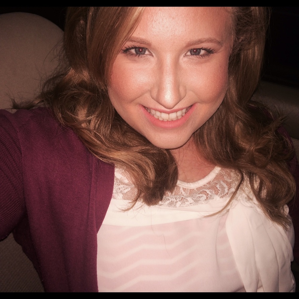 Meet your Posher, Hilary