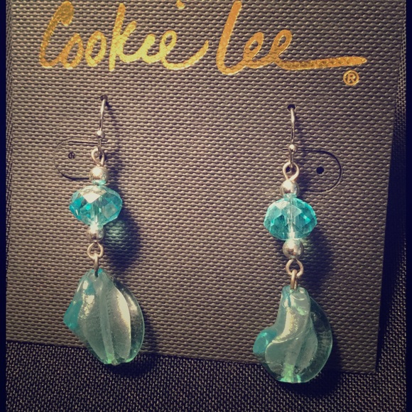 Beautiful blue dangling earrings