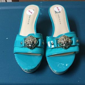Turquoise wedge