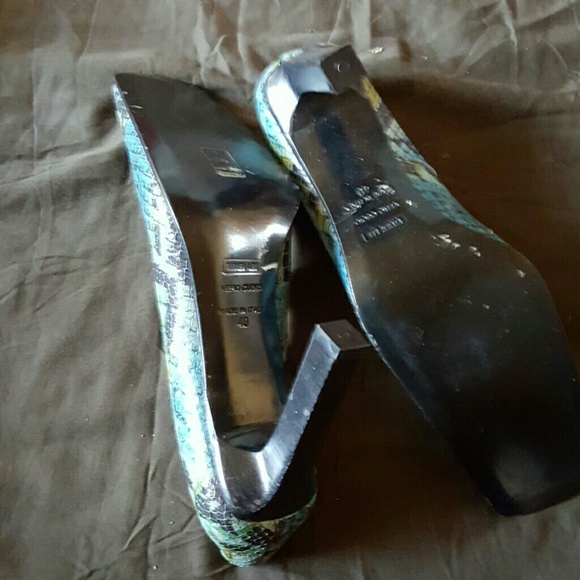 Shoe - Picture 3 of 3