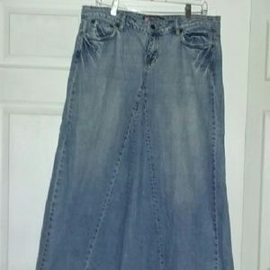 Long denim skirt. Vintage style