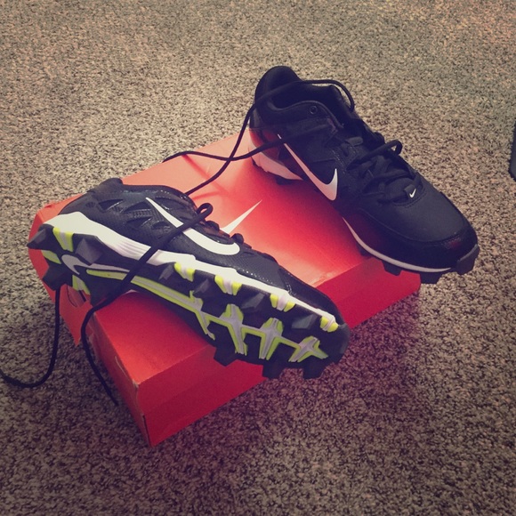 Nike Women's Cleets Size: 9.5